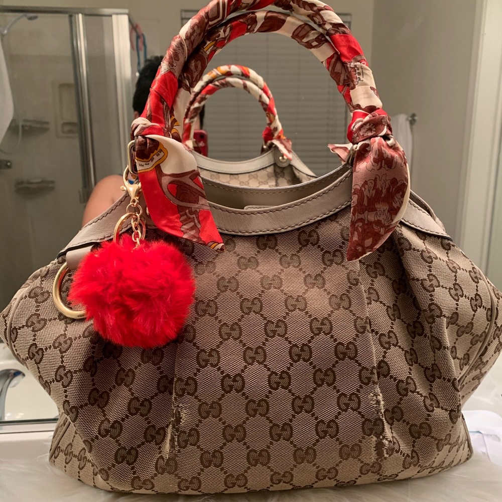 Authentic Gucci Sukey shoulder bag